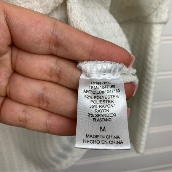 Chaser Waffle Knit Long Sleeve Thermal Top with Button Sleeves Medium - Picture 11 of 11